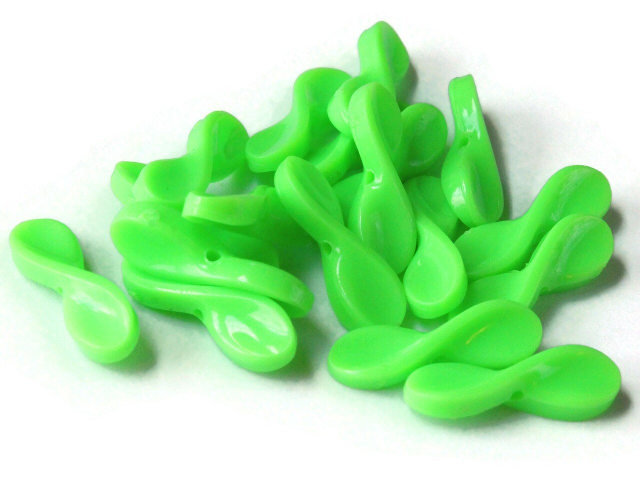 18 19mm Vintage Plastic Green Propeller Beads Loose Beads to String